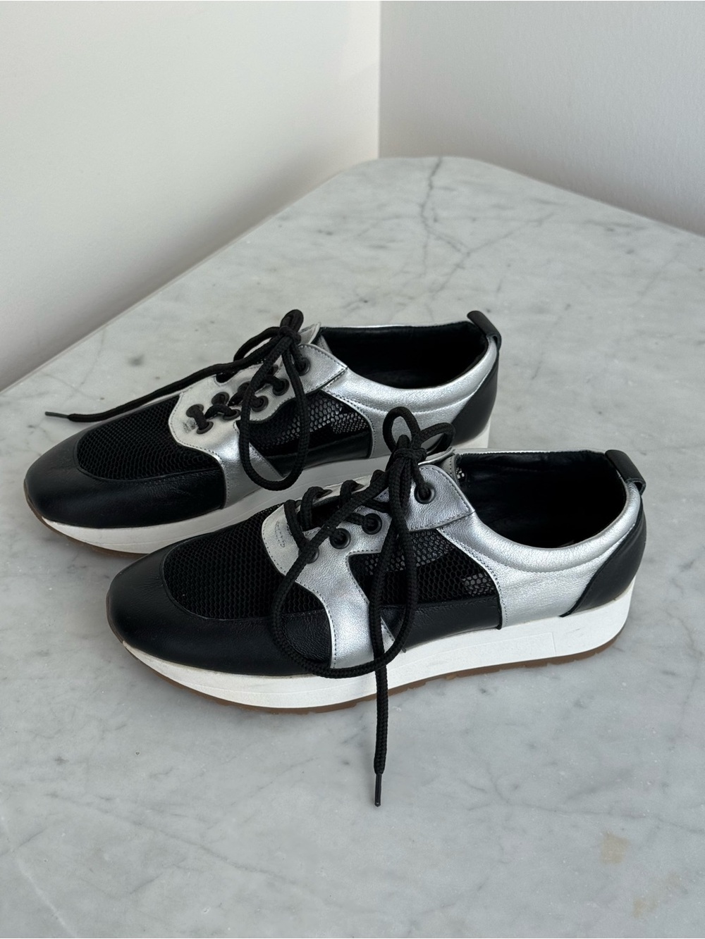 Black & Silver Colorblock Fashion Sneakers | Women’s Size 8